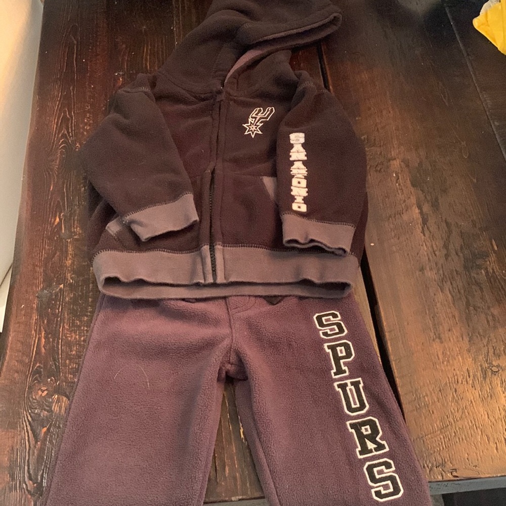Infant San Antonio spurs fleece jacket and shorts set